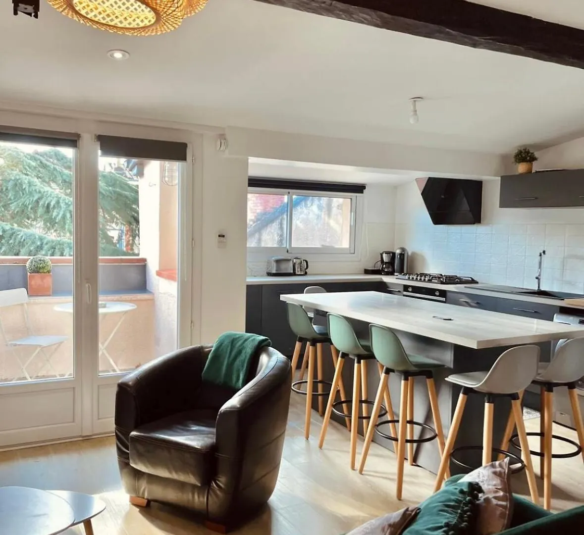 Le Nid Des Chalets Toulouse 0*,  France
